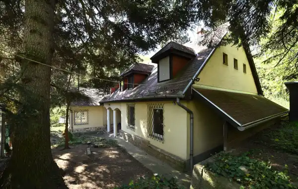 Albérlet, kiadó családi ház, Budapest, XII. kerület 8+6 szoba 237 m² 750 E Ft/hó