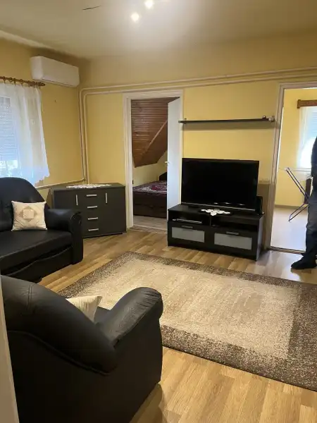 Albérlet, kiadó családi ház, Budapest, XV. kerület 1+3 szoba 69 m² 280 E Ft/hó