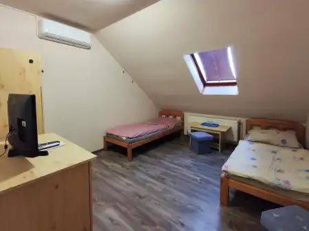 Albérlet, kiadó családi ház, Dunaföldvár 5 szoba 100 m² 4 E Ft/hó + Áfa