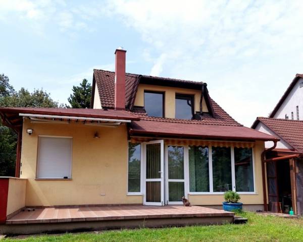 Albérlet, kiadó családi ház, Dunaújváros