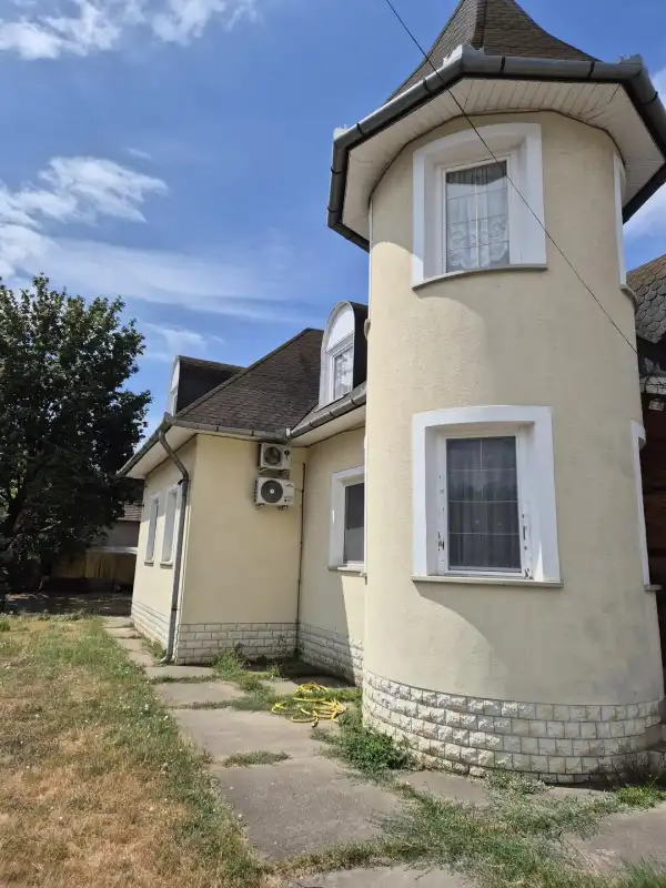 Albérlet, kiadó családi ház, Göd 6 szoba 240 m² 900 E Ft/hó