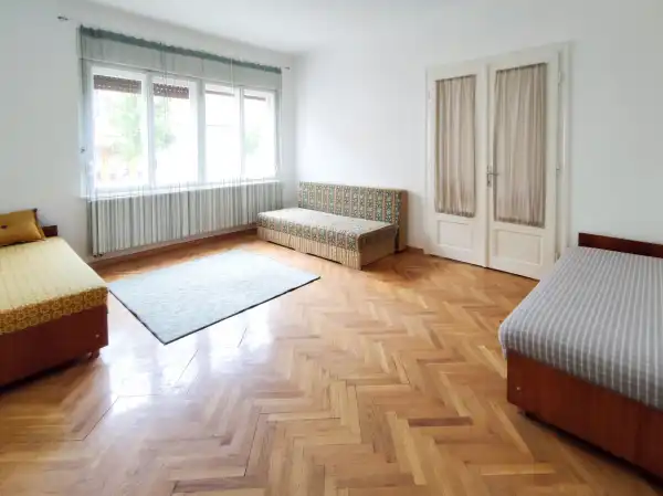 Albérlet, kiadó családi ház, Paks 3 szoba 100 m² 650 E Ft/hó