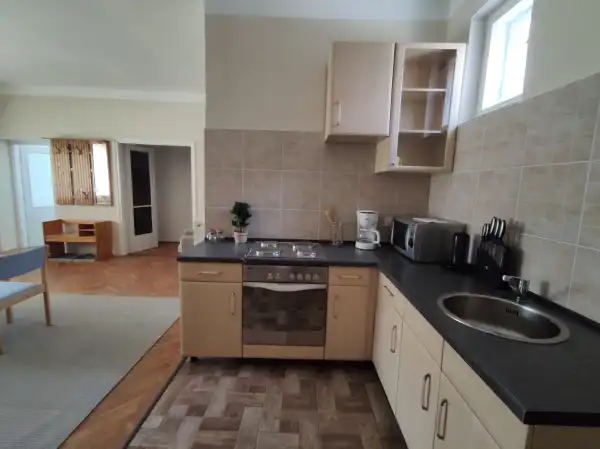 Albérlet, kiadó családi ház, Paks 3 szoba 80 m² 300 E Ft/hó