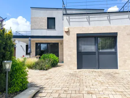 Albérlet, kiadó családi ház, Paks 4+1 szoba 115 m² 450 E Ft/hó