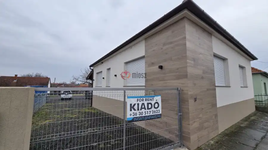 Albérlet, kiadó családi ház, Paks