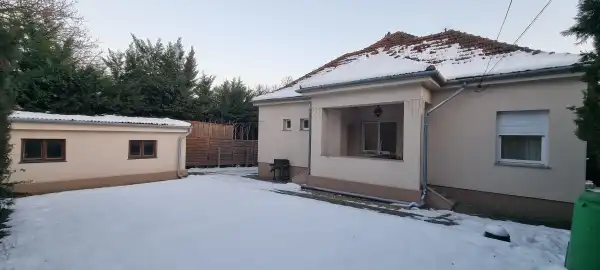 Albérlet, kiadó családi ház, Paks 3 szoba 100 m² 400 E Ft/hó