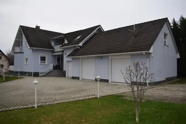 Albérlet, kiadó családi ház, Paks 5 szoba 400 m² 1.00 M Ft/hó