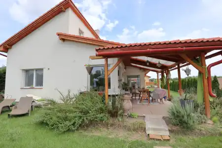 Albérlet, kiadó családi ház, Szeged 4 szoba 140 m² 450 E Ft/hó