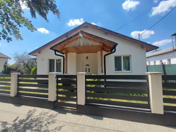Albérlet, kiadó ikerház, Ecser 3+1 szoba 105 m² 300 E Ft/hó