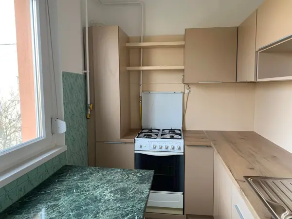 Albérlet, kiadó panellakás, Békéscsaba 2+2 szoba 72 m² 120 M Ft/hó