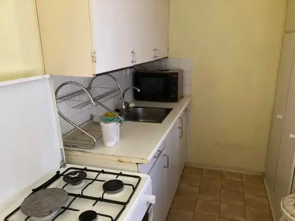 Albérlet, kiadó panellakás, Budapest, III. kerület 1+2 szoba 40 m² 120 E Ft/hó Albérlet, kiadó panellakás, Budapest, III. kerület 1+2 szoba 40 m² 120 E Ft/hó