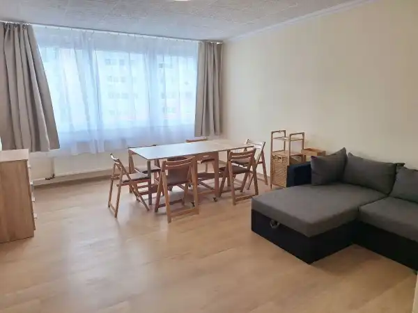 Albérlet, kiadó panellakás, Budapest, XXI. kerület 2 szoba 46 m² 200 E Ft/hó