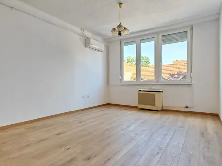 Albérlet, kiadó panellakás, Eger 3 szoba 55 m² 140 E Ft/hó