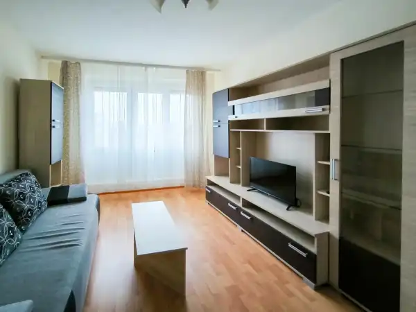 Albérlet, kiadó panellakás, Paks 1+1 szoba 50 m² 160 E Ft/hó