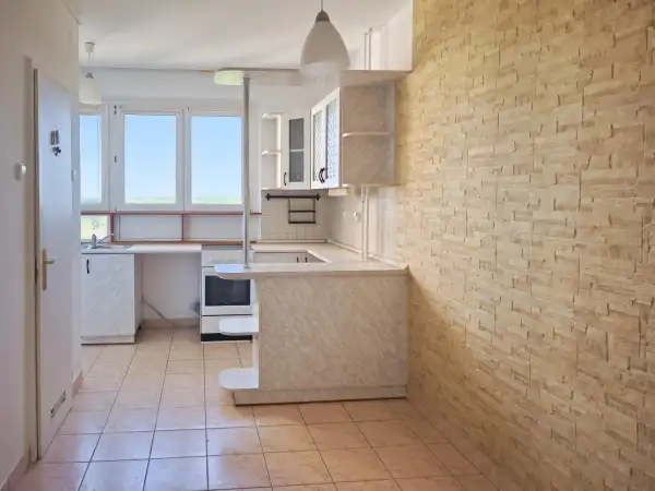 Albérlet, kiadó panellakás, Paks 2+1 szoba 65 m² 150 E Ft/hó