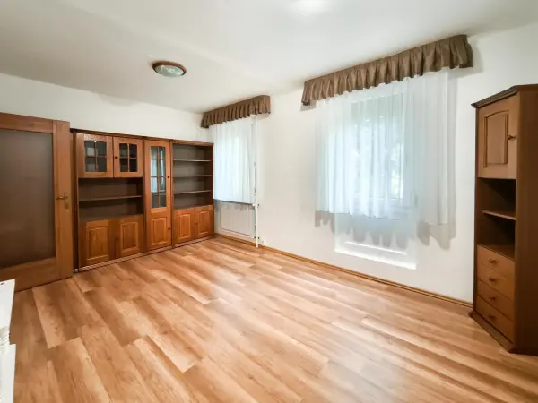Albérlet, kiadó panellakás, Paks 2+1 szoba 55 m² 145 E Ft/hó