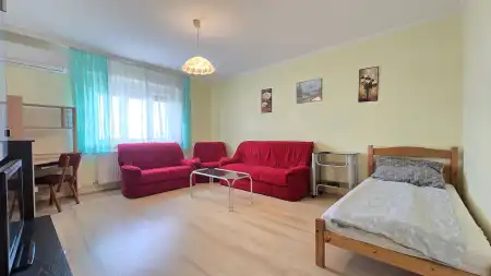 Albérlet, kiadó panellakás, Paks