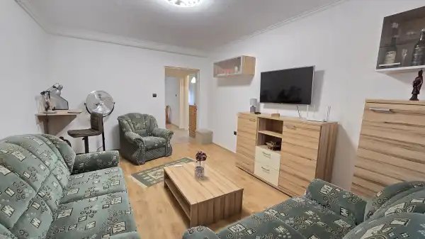 Albérlet, kiadó panellakás, Paks 2 szoba 52 m² 140 E Ft/hó