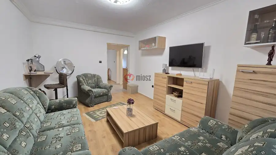 Albérlet, kiadó panellakás, Paks