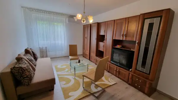 Albérlet, kiadó panellakás, Paks 2 szoba 51 m² 170 E Ft/hó