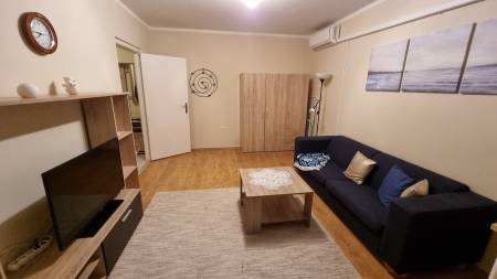 Albérlet, kiadó panellakás, Paks