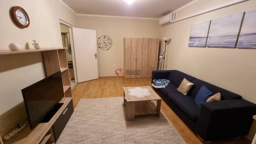 Albérlet, kiadó panellakás, Paks