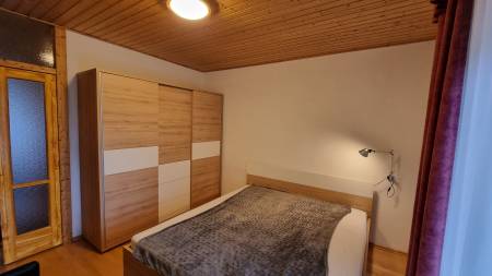 Albérlet, kiadó panellakás, Paks