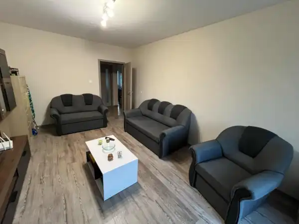 Albérlet, kiadó panellakás, Paks 2 szoba 50 m² 200 E Ft/hó