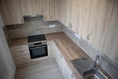 Albérlet, kiadó panellakás, Szeged 3 szoba 60 m² 190 E Ft/hó