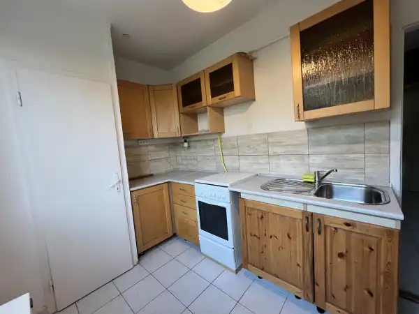 Albérlet, kiadó panellakás, Székesfehérvár 2 szoba 57 m² 160 E Ft/hó