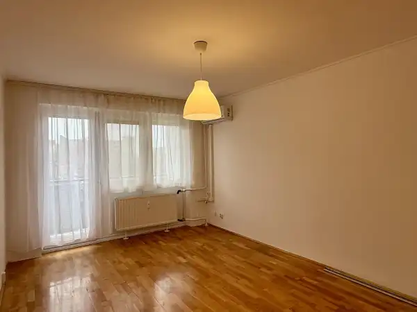 Albérlet, kiadó panellakás, Székesfehérvár 2 szoba 55 m² 180 E Ft/hó