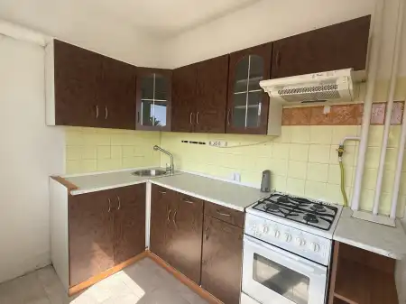 Albérlet, kiadó panellakás, Székesfehérvár 3 szoba 62 m² 180 E Ft/hó