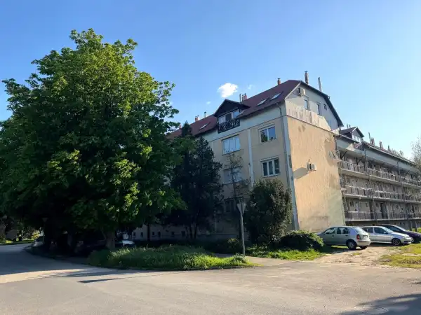 Albérlet, kiadó panellakás, Tata 2+1 szoba 64 m² 195 E Ft/hó