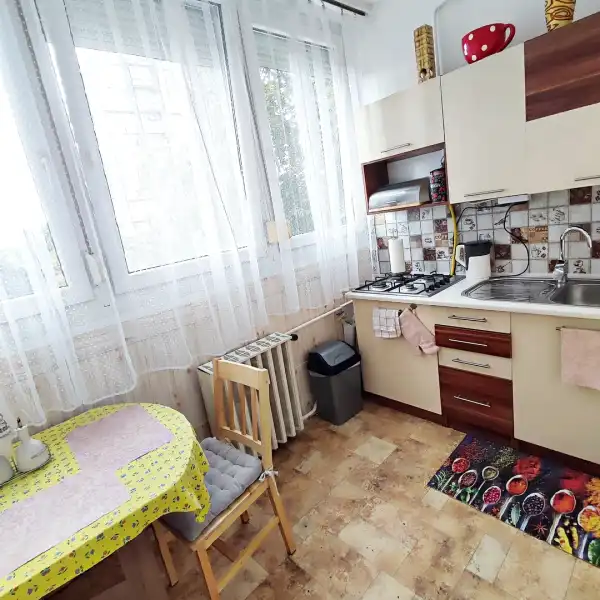 Albérlet, kiadó panellakás, Vác 1 szoba 34 m² 150 E Ft/hó