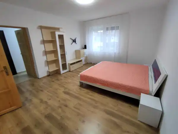 Albérlet, kiadó sorház, Mohács 2 szoba 70 m² 150 E Ft/hó