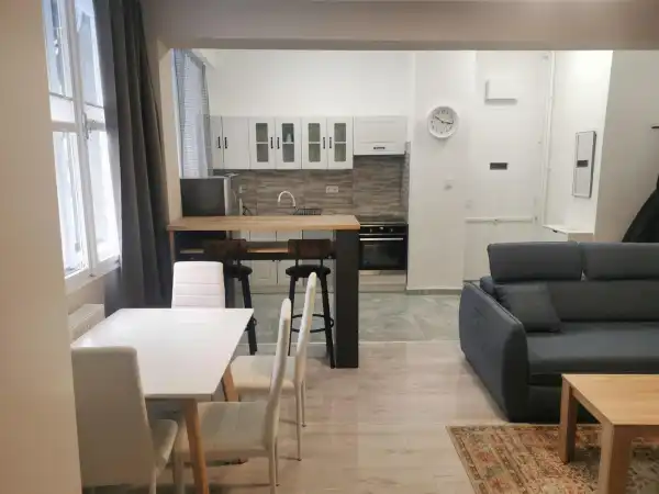 Albérlet, kiadó téglalakás, Budapest, I. kerület 1+1 szoba 39 m² 270 E Ft/hó Albérlet, kiadó téglalakás, Budapest, I. kerület 1+1 szoba 39 m² 270 E Ft/hó
