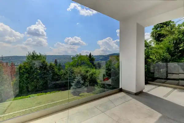 Albérlet, kiadó téglalakás, Budapest, II. kerület 4 szoba 140 m² 1.09 M Ft/hó