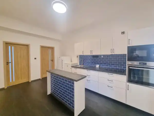 Albérlet, kiadó téglalakás, Budapest, IX. kerület 3 szoba 110 m² 600 E Ft/hó