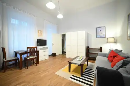 Albérlet, kiadó téglalakás, Budapest, V. kerület 2 szoba 43 m² 240 E Ft/hó