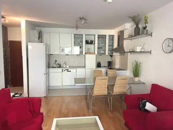 Albérlet, kiadó téglalakás, Budapest, VI. kerület 2 szoba 50 m² 302 E Ft/hó