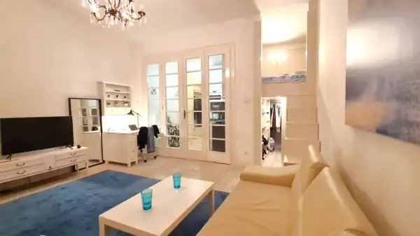 Albérlet, kiadó téglalakás, Budapest, VI. kerület 1 szoba 41 m² 295 E Ft/hó