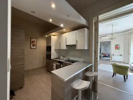 Albérlet, kiadó téglalakás, Budapest, VI. kerület 3 szoba 120 m² 560 E Ft/hó