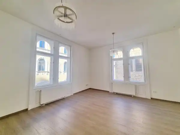 Albérlet, kiadó téglalakás, Budapest, VI. kerület 2 szoba 73 m² 320 E Ft/hó