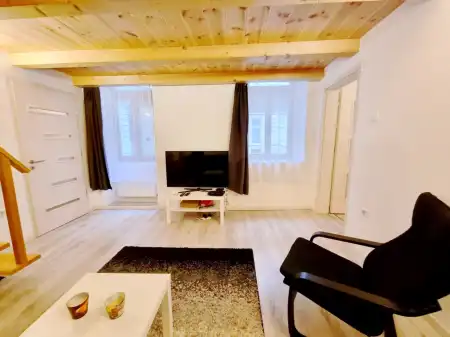 Albérlet, kiadó téglalakás, Budapest, VI. kerület 4 szoba 84 m² 350 E Ft/hó
