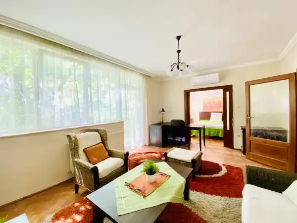 Albérlet, kiadó téglalakás, Budapest, VI. kerület 3 szoba 65 m² 400 E Ft/hó