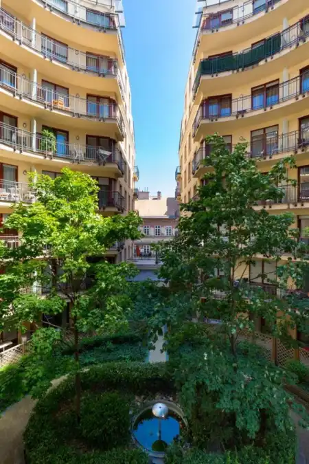 Albérlet, kiadó téglalakás, Budapest, VI. kerület 2 szoba 55 m² 376 E Ft/hó