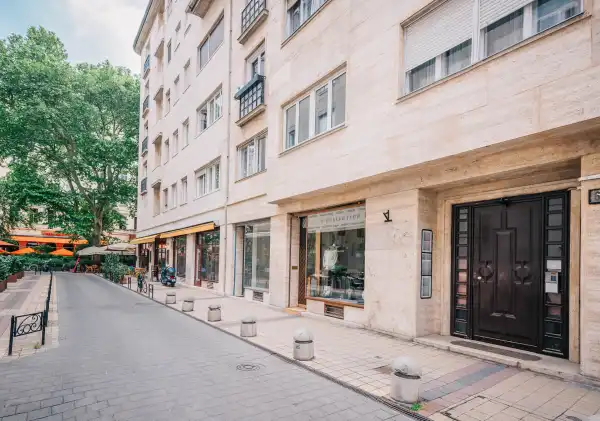 Albérlet, kiadó téglalakás, Budapest, VI. kerület 3 szoba 80 m² 501 E Ft/hó