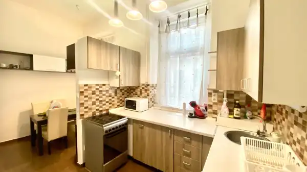 Albérlet, kiadó téglalakás, Budapest, VIII. kerület 2 szoba 67 m² 250 E Ft/hó
