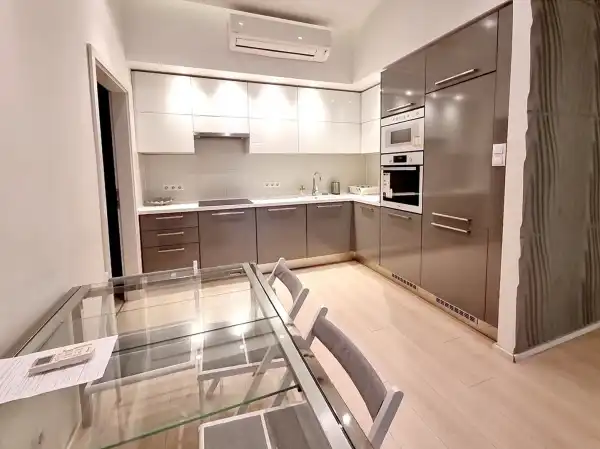 Albérlet, kiadó téglalakás, Budapest, VIII. kerület 4 szoba 98 m² 450 E Ft/hó