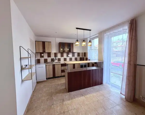 Albérlet, kiadó téglalakás, Budapest, XI. kerület 4 szoba 100 m² 380 E Ft/hó